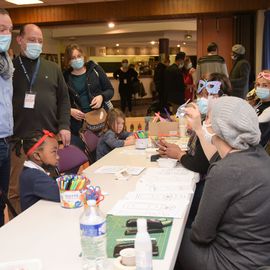 Villejuif célèbrait le samedi 20 novembre la Journée internationale des Droits de l’enfant.A cette occasion, le Maire a rencontré les associations qui œuvrent au quotidien sur le sujet et les familles villejuifoises et a rappelé l’importance de cette journée.