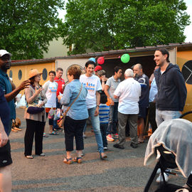 Immeubles et quartiers en fête à Villejuif avec près d’une quarantaine de manifestations dans la Ville. Un vrai succès populaire auquel les élus de la ville ont participé en allant rencontrer les habitants jusque tard dans la nuit.