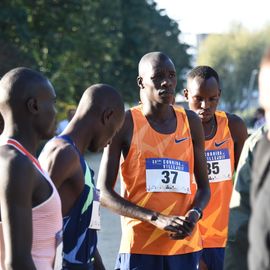 Une grande fête du sport avec près de 1500 coureur·se·s sur les 5/10km, courses jeunes et familles.Les vainqueurs des 10km ont battu le record de l'épreuve, avec la 8e meilleure performance mondiale chez les femmes!1700 euros ont été reversés à l’association Une maison au cœur de la vie, qui vient en aide aux familles dont les enfants sont hospitalisés à l’Institut Gustave-Roussy. Un grand merci aux 150 bénévoles, aux associations villejuifoises, et à tous les services de la ville.[Photos ©Anja Simonet / ©Raphaël Garnier]