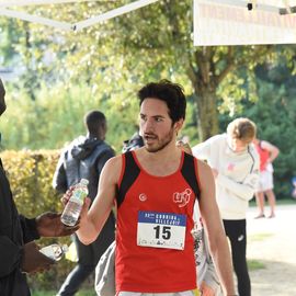 Une grande fête du sport avec près de 1500 coureur·se·s sur les 5/10km, courses jeunes et familles.Les vainqueurs des 10km ont battu le record de l'épreuve, avec la 8e meilleure performance mondiale chez les femmes!1700 euros ont été reversés à l’association Une maison au cœur de la vie, qui vient en aide aux familles dont les enfants sont hospitalisés à l’Institut Gustave-Roussy. Un grand merci aux 150 bénévoles, aux associations villejuifoises, et à tous les services de la ville.[Photos ©Anja Simonet / ©Raphaël Garnier]