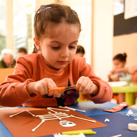 Petits monstres, savants fous, sorcières ou artistes en herbe s'en sont donnés à coeur joie pendant ces vacances d'automne. Entre ateliers, spectacles, bal, pas le temps s'ennuyer...