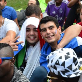 Des centaines de fans se sont réunis pour soutenir l'équipe de France en finale de la Coupe du Monde de foot et vibrer avec eux jusqu'au titre mondial !