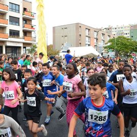 De la Pouss'jeunes à la marche/course "Pitchounes", en passant par les courses scolaires, les enfants ont mis le feu au bitume !