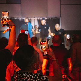 Revivez en images cette 3e édition du prestigieux gala de boxe, du ring aux coulisses.