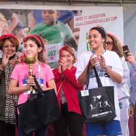 Une grande fête du sport avec près de 1500 coureur·se·s sur les 5/10km, courses jeunes et familles.Les vainqueurs des 10km ont battu le record de l'épreuve, avec la 8e meilleure performance mondiale chez les femmes!1700 euros ont été reversés à l’association Une maison au cœur de la vie, qui vient en aide aux familles dont les enfants sont hospitalisés à l’Institut Gustave-Roussy. Un grand merci aux 150 bénévoles, aux associations villejuifoises, et à tous les services de la ville.[Photos ©Anja Simonet / ©Raphaël Garnier]