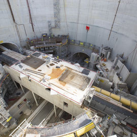 Le 18 juin le tunnelier Amandine parti d'Arcueil-Cachan pour le creusement de la ligne 15 Sud perce le mur de la future gare Gustave Roussy. En février un 1er tunnelier (ligne 14) avait traversé cette gare.Crédits photos: Société du Grand Paris / David Delaporte