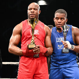 Déjà la 6e édition du Villejuif Boxing Show. Une soirée de qualité cette année encore avec des combats de haut niveau national et international en boxe anglaise et boxe pieds-poings. [photos Sylvie Grima / Lucile Cubin]