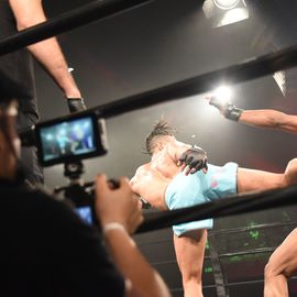 Revivez en images cette 3e édition du prestigieux gala de boxe, du ring aux coulisses.