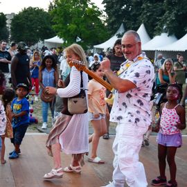 Le 1er village Villejuif respire 2022 s'est installé dans le parc des Hautes-Bruyères et dans la cité du Vercors, avec son lot d'animations et la fête du 13 juillet![Photos Lucile Cubin / Direction de la Communication]