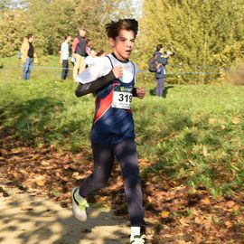 Dimanche 13 novembre, l'ASFI Villejuif Athlétisme organisait son 1er cross à destination des jeunes, au Parc Départemental des Hautes Bruyères. Pour cet évènement sportif, 17 clubs ont fait le déplacement avec plus de 500 athlètes âgé·e·s de 6 à 14 ans (catégorie Eveils à Minimes) ! [Photos Lucile Cubin]