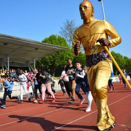 Toute la journée du 19 avril, le stade Louis Dolly a résonné des foulées et des cris d'encouragement des élèves d'élémentaire de Villejuif venus participer à la traditionnelle Course d'Endurance scolaire.