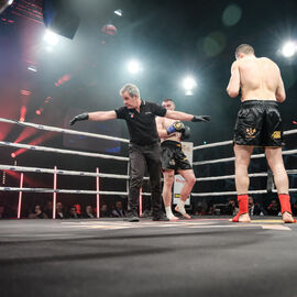 Déjà la 6e édition du Villejuif Boxing Show. Une soirée de qualité cette année encore avec des combats de haut niveau national et international en boxe anglaise et boxe pieds-poings. [photos Sylvie Grima / Lucile Cubin]