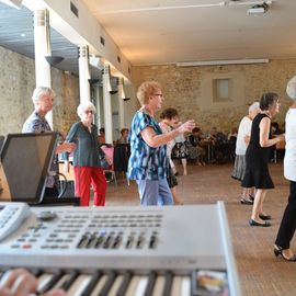 Pour une société plus respectueuse de la planète: ensemble agissons!Conférences, échanges intergénérationnels, théâtre, initiation sportives…