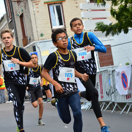 Un plateau élite relevé sur le 10km couru en moins de 29mn, de nombreux coureurs et marcheurs amateurs sur le 10, le 5 et le Run'N'Bike, et la relève déjà assurée avec les courses des jeunes l'après-midi!