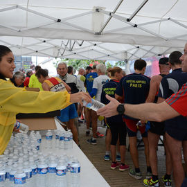 30e édition de la Corrida de Villejuif avec 2 courses adultes et 5 courses enfants.L'intégralité des photos des courses adultes sur https://t.co/T5aKXuC3KB