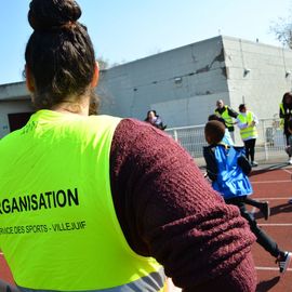 Toute la journée du 19 avril, le stade Louis Dolly a résonné des foulées et des cris d'encouragement des élèves d'élémentaire de Villejuif venus participer à la traditionnelle Course d'Endurance scolaire.