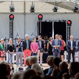 Une journée de fête pour les Seniors avec déjeuner festif abrité, spectacles et musique, dans une ambiance de guinguette conviviale et champêtre!