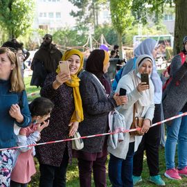 Une grande fête du sport avec près de 1500 coureur·se·s sur les 5/10km, courses jeunes et familles.Les vainqueurs des 10km ont battu le record de l'épreuve, avec la 8e meilleure performance mondiale chez les femmes!1700 euros ont été reversés à l’association Une maison au cœur de la vie, qui vient en aide aux familles dont les enfants sont hospitalisés à l’Institut Gustave-Roussy. Un grand merci aux 150 bénévoles, aux associations villejuifoises, et à tous les services de la ville.[Photos ©Anja Simonet / ©Raphaël Garnier]