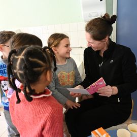 Pendant les vacances de printemps, les petits Villejuifois ont pu profiter de séjour au grand air: Nature et vie médiévale en Bourgogne pour les 6-11 ans et Nature et ferme en Seine-et-Marne pour les 4-6 ans.[photos Anja Simonet / Xiwen Wang]