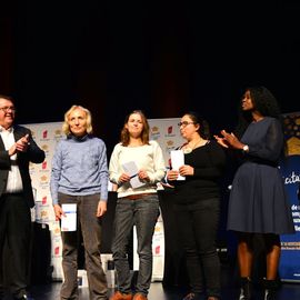 Les jeunes Villejuifois se sont rendus nombreux à cette soirée en leur honneur, pour récompenser leur réussite aux examens de tous niveaux (Bac, BEP, Master...) au cours de l'année 2018, et ponctuée d'une grande tombola et du concert de Nessryne.