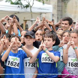 30e édition de la Corrida de Villejuif avec 2 courses adultes et 5 courses enfants.L'intégralité des photos des courses adultes sur https://t.co/T5aKXuC3KB