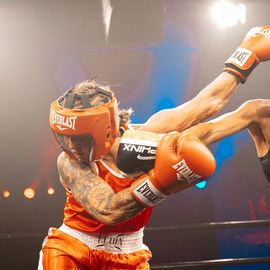 Revivez en images cette 3e édition du prestigieux gala de boxe, du ring aux coulisses.