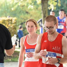 Une grande fête du sport avec près de 1500 coureur·se·s sur les 5/10km, courses jeunes et familles.Les vainqueurs des 10km ont battu le record de l'épreuve, avec la 8e meilleure performance mondiale chez les femmes!1700 euros ont été reversés à l’association Une maison au cœur de la vie, qui vient en aide aux familles dont les enfants sont hospitalisés à l’Institut Gustave-Roussy. Un grand merci aux 150 bénévoles, aux associations villejuifoises, et à tous les services de la ville.[Photos ©Anja Simonet / ©Raphaël Garnier]