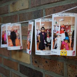 Les habitants du quartier Nord-Est sont venus très nombreux à la Maison Pour Tous Jules Vallès ce week-end pour célébrer entre amis ou voisins ou en famille... l'anniversaire de cet équipement public et de proximité historique inauguré en 1972.Au programme: visite théâtralisée, jeux, fresque collaborative, concert...[Photos Sylvie Grima]
