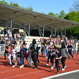 Toute la journée du 19 avril, le stade Louis Dolly a résonné des foulées et des cris d'encouragement des élèves d'élémentaire de Villejuif venus participer à la traditionnelle Course d'Endurance scolaire.