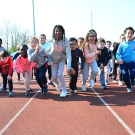 Toute la journée du 19 avril, le stade Louis Dolly a résonné des foulées et des cris d'encouragement des élèves d'élémentaire de Villejuif venus participer à la traditionnelle Course d'Endurance scolaire.