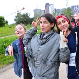 Le 9 mai, les collégiens ont couru dans le parc des Hautes Bruyères au profit de l'association Action Contre la Faim.Les élèves devaient rechercher des parrains (familles, voisins, proches, etc) qui les sponsorisent pour la course, en fonction du nombre de tours effectués!