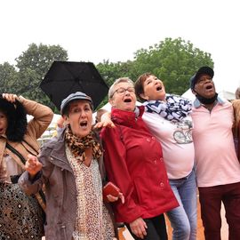 Heureux de se retrouver pour cet après-midi convivial et musical, nos Seniors ont bravé la pluie battante de ce 13 juillet!