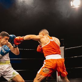 Revivez en images cette 3e édition du prestigieux gala de boxe, du ring aux coulisses.