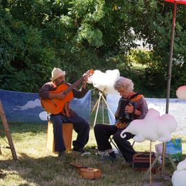 Le 1er village Villejuif respire 2022 s'est installé dans le parc des Hautes-Bruyères et dans la cité du Vercors, avec son lot d'animations et la fête du 13 juillet![Photos Lucile Cubin / Direction de la Communication]