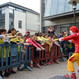 30e édition de la Corrida de Villejuif avec 2 courses adultes et 5 courses enfants.L'intégralité des photos des courses adultes sur https://t.co/T5aKXuC3KB