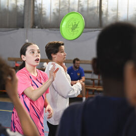 Hip-hop, trampoline, rugby, frisbee, pyramides humaines... Les vacances d'automne ont été sportives, et renversantes pour les jeunes villejuifois qui ont participé aux stages proposés par les services municipaux pendant ces vacances d'automne. [photos Lucile Cubin / Direction de la Communication]