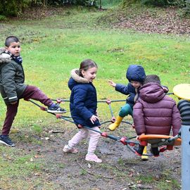 Pendant les vacances de printemps, les petits Villejuifois ont pu profiter de séjour au grand air: Nature et vie médiévale en Bourgogne pour les 6-11 ans et Nature et ferme en Seine-et-Marne pour les 4-6 ans.[photos Anja Simonet / Xiwen Wang]