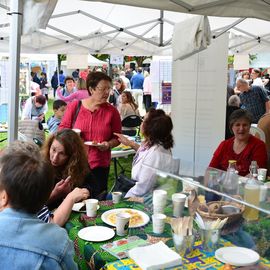 Plus de 5000 villejuifois au rendez-vous de la rentrée pour découvrir et s'inscrire aux nombreuses activités sportives, culturelles ou associatives.