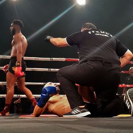 Une 4e édition du VBS qui met à l'honneur les femmes avec 3 combats féminin en boxe anglaise et pieds-poings.[Photos Lucile Cubin - Alex Bonnemaison - Sylvie Grima - Direction de la Communication]