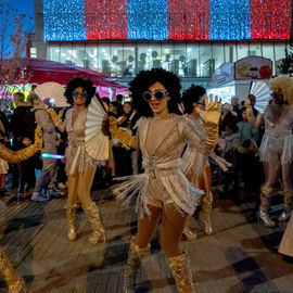 Retour en images sur le Marché de Noël en centre-ville samedi et dimanche, avec ses nombreuses animations organisées par la Ville et l'association Les commerçants de Villejuif: fanfares, Père Noël, cracheurs de feu, spectacle lumineux...[photos Xiwen Wang / Direction de la communication]