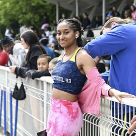 Plus de 500 athlètes ont répondu présents pour transpirer sous les premières chaleurs du printemps et les efforts fournis sur la piste du stade Louis Dolly ce samedi 26 avril. Un nouveau succès pour cette 8e édition du Meeting d'Athlétisme, un évènement organisé par l'ASFI Villejuif Athlétisme et ses nombreux bénévoles, avec la Ville de Villejuif. [photos Lucile Cubin]
