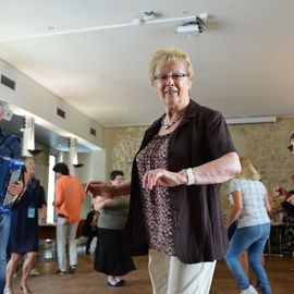 Des centaines de spectateurs massés devant la scène pour chanter avec Lisandro Cuxi, François Feldman etJoniece Jamison, danser avec le Staries Show ou applaudir le travail des musiciens et danseurs la MPT Gérard-Philipe et des Conservatoires.