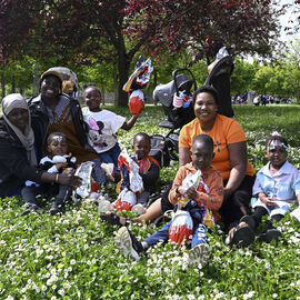 Retour en images sur ces 2 semaines de vacances de printemps, avec notamment la chasse aux œufs du Secours populaire et celle des accueils de loisirs à la ferme urbaine, le Mois des cuisines du Monde et les activités jardinage, bricolage, cirque... dans les MPT. [Photos Direction de la Communication / Lucile Cubin / Xiwen Wang]