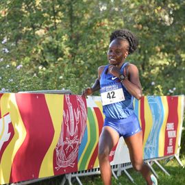 Une grande fête du sport avec près de 1500 coureur·se·s sur les 5/10km, courses jeunes et familles.Les vainqueurs des 10km ont battu le record de l'épreuve, avec la 8e meilleure performance mondiale chez les femmes!1700 euros ont été reversés à l’association Une maison au cœur de la vie, qui vient en aide aux familles dont les enfants sont hospitalisés à l’Institut Gustave-Roussy. Un grand merci aux 150 bénévoles, aux associations villejuifoises, et à tous les services de la ville.[Photos ©Anja Simonet / ©Raphaël Garnier]