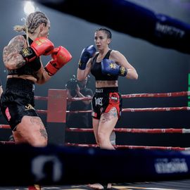 Une 4e édition du VBS qui met à l'honneur les femmes avec 3 combats féminin en boxe anglaise et pieds-poings.[Photos Lucile Cubin - Alex Bonnemaison - Sylvie Grima - Direction de la Communication]