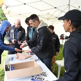 Une grande fête du sport avec près de 1500 coureur·se·s sur les 5/10km, courses jeunes et familles.Les vainqueurs des 10km ont battu le record de l'épreuve, avec la 8e meilleure performance mondiale chez les femmes!1700 euros ont été reversés à l’association Une maison au cœur de la vie, qui vient en aide aux familles dont les enfants sont hospitalisés à l’Institut Gustave-Roussy. Un grand merci aux 150 bénévoles, aux associations villejuifoises, et à tous les services de la ville.[Photos ©Anja Simonet / ©Raphaël Garnier]