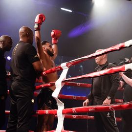 Une 4e édition du VBS qui met à l'honneur les femmes avec 3 combats féminin en boxe anglaise et pieds-poings.[Photos Lucile Cubin - Alex Bonnemaison - Sylvie Grima - Direction de la Communication]