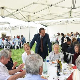 Heureux de se retrouver pour cet après-midi convivial et musical, nos Seniors ont bravé la pluie battante de ce 13 juillet!