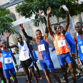 Un plateau élite relevé sur le 10km couru en moins de 29mn, de nombreux coureurs et marcheurs amateurs sur le 10, le 5 et le Run'N'Bike, et la relève déjà assurée avec les courses des jeunes l'après-midi!