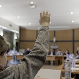 Le Conseil municipal des enfants 2022 est installé: ils sont en CE2, CM1 et CM2 et sont les nouveaux membres du Conseil municipal des enfants. Mercredi 2 février, ils étaient 22 à l'occasion de leur séance d'installation avec le Maire, les élues à l'éducation, la petite enfance et à la participation citoyenne. [Photos Alex Bonnemaison]